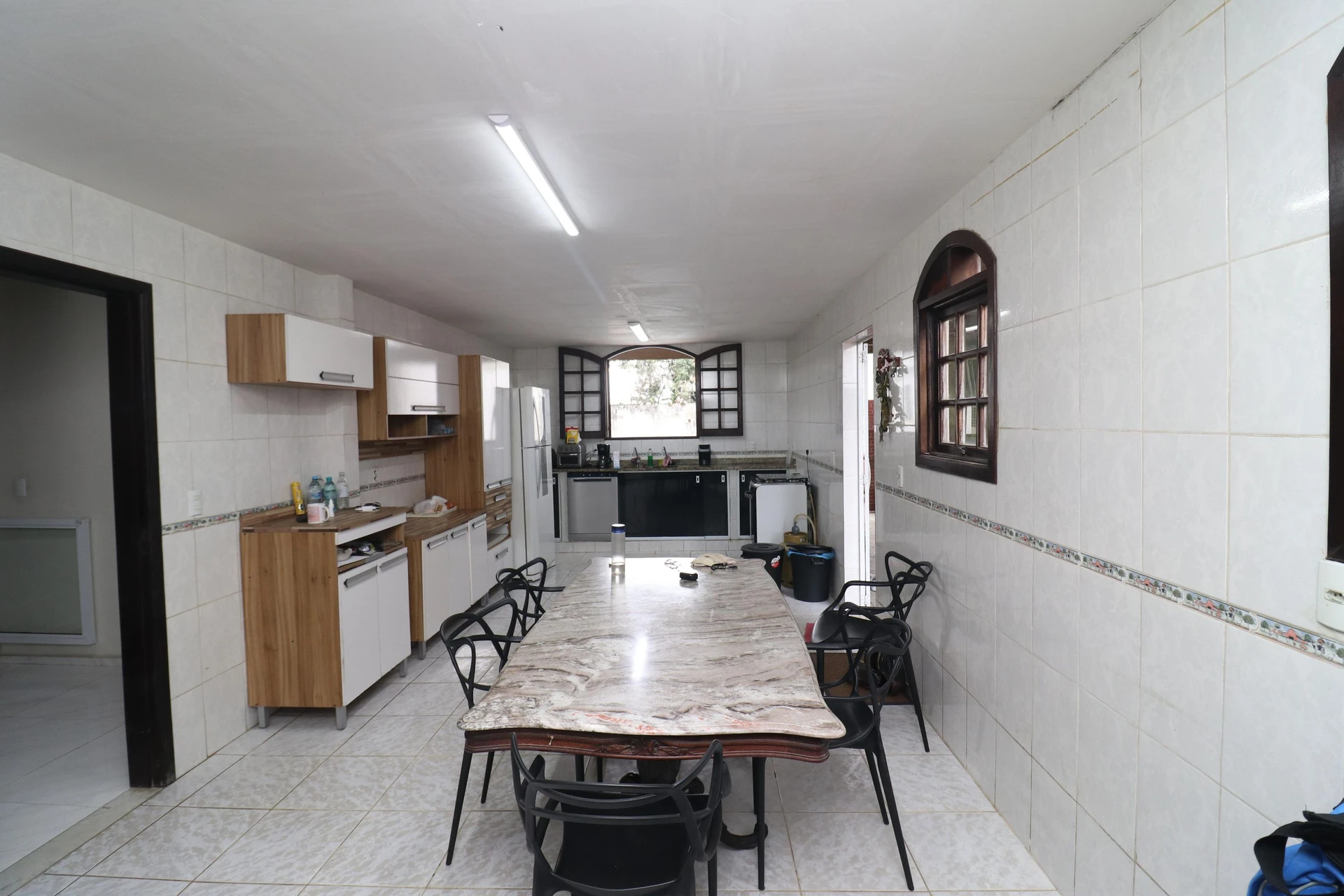 House with 4 suites and 3 parking spaces with private garden — photo 20