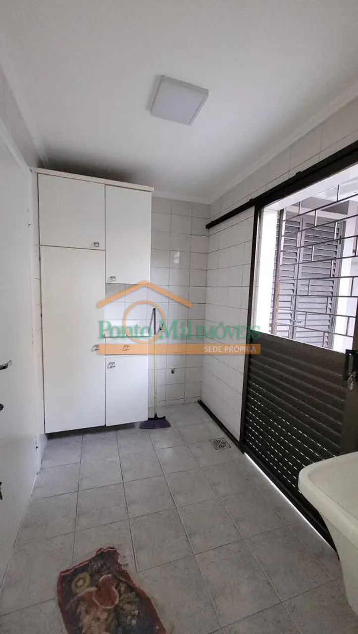 3-bedroom house with suite and separate closed kitchen — photo 5
