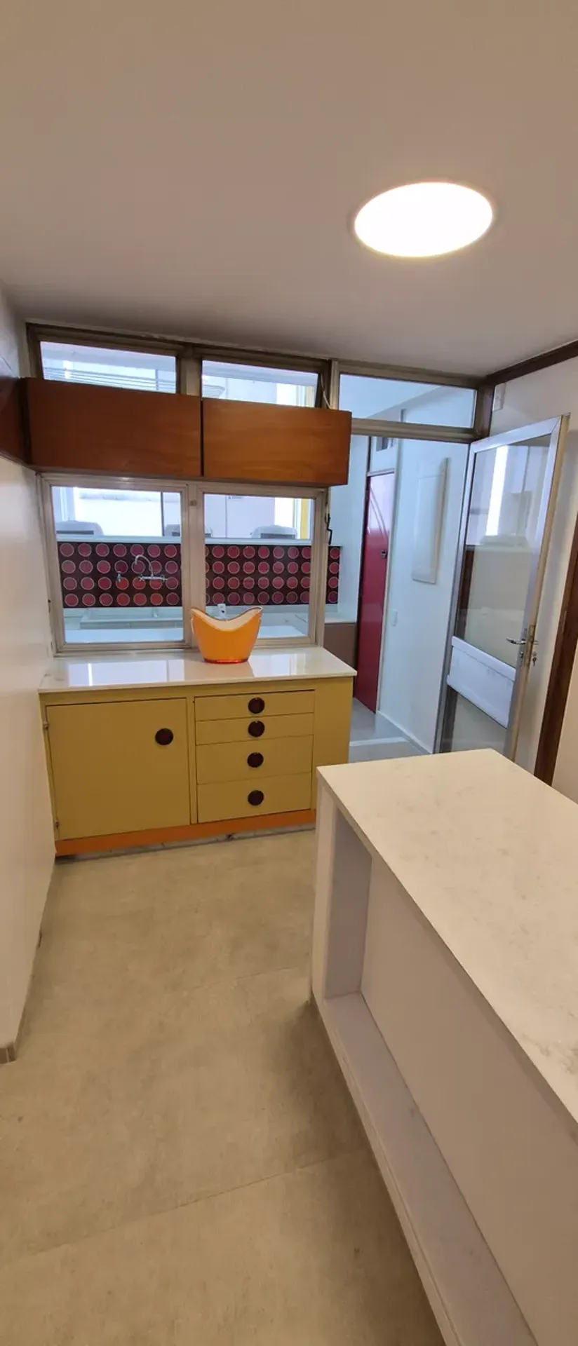 300 m² apartment with 4 bedrooms and gas kitchen — photo 59