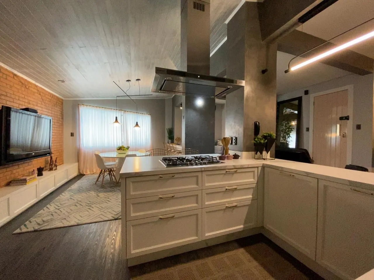 Квартира 300 м² з 3 спальнями-сюїтами та 2 місцями паркування — photo 6