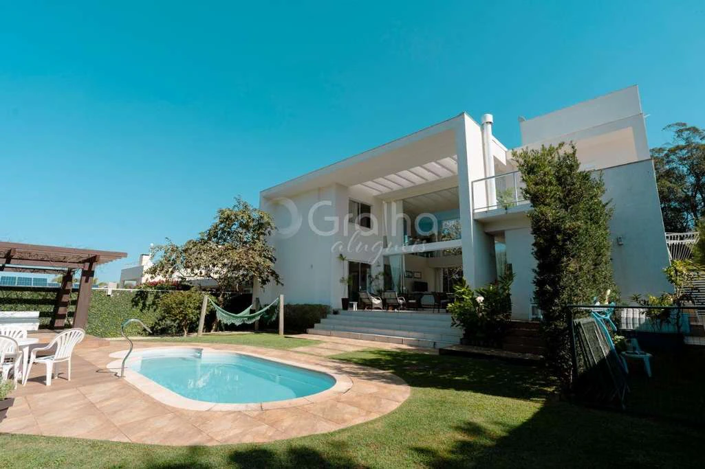 Casa de 6 dormitorios con balcón y parrilla empotrada — photo 4