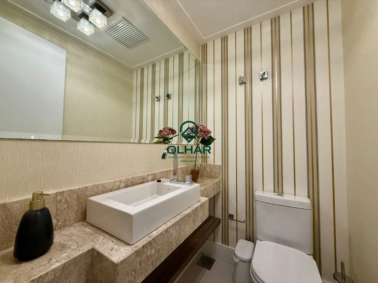 Glass-enclosed balcony in a 2-bedroom apartment, 93 m² — photo 10