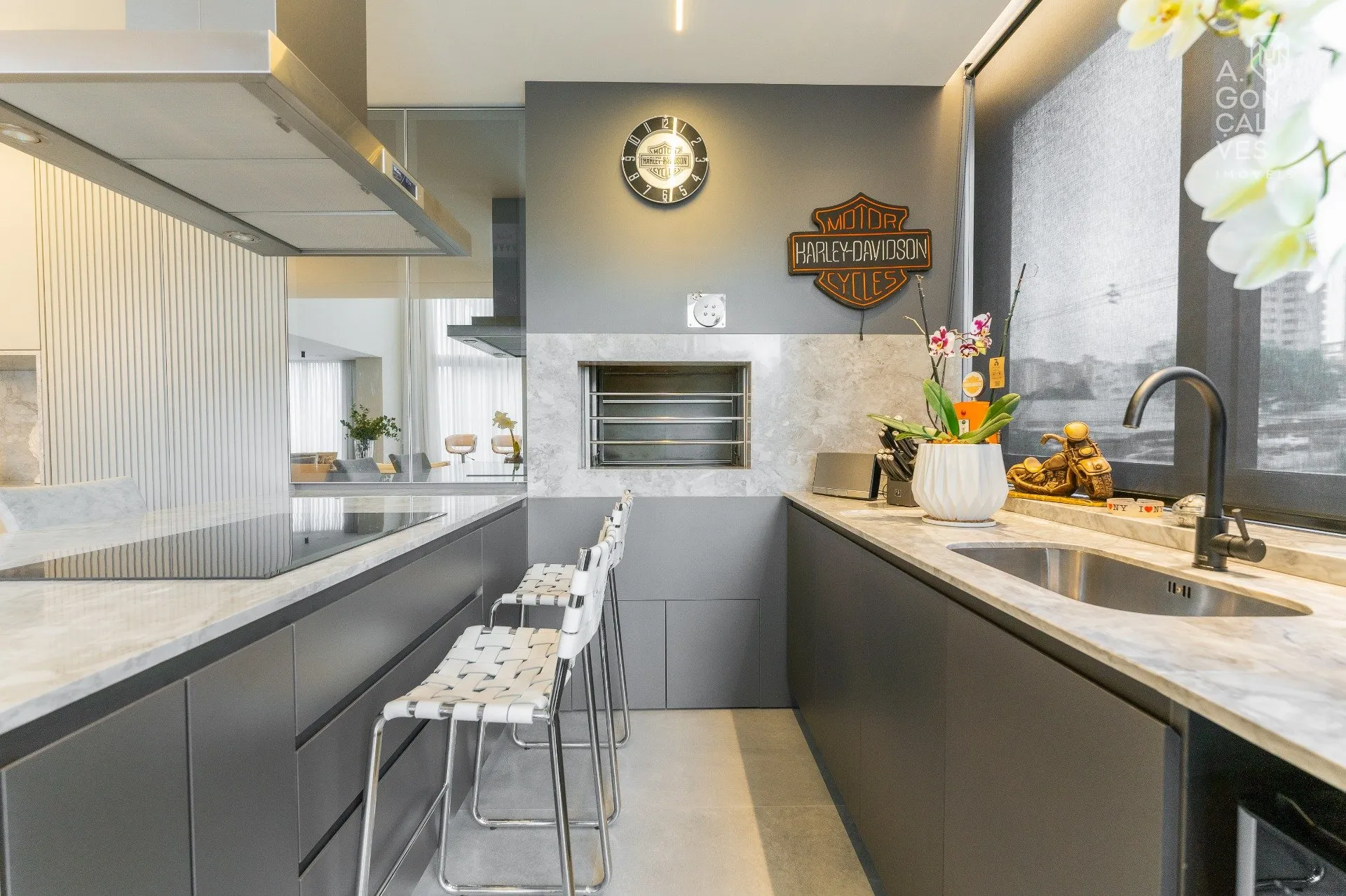 Furnished apartment with 3 bedrooms and open-plan kitchen — photo 12