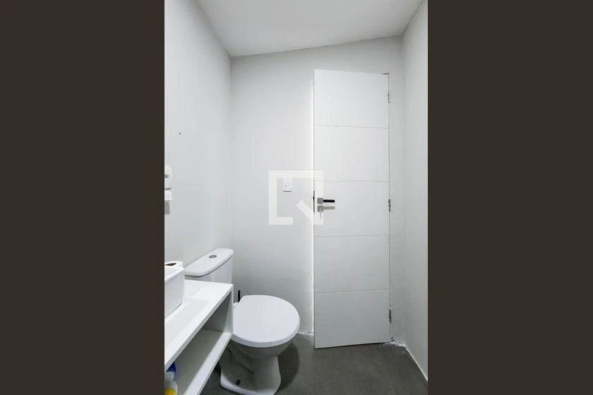 Furnished apartment, 58 m², with a glass-enclosed balcony — photo 4