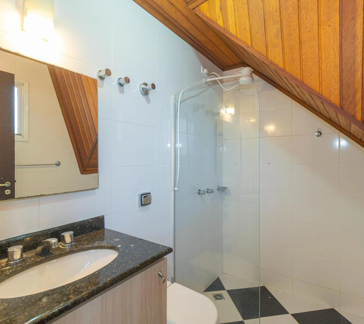 180 m² house with a home office and a bathtub — photo 8