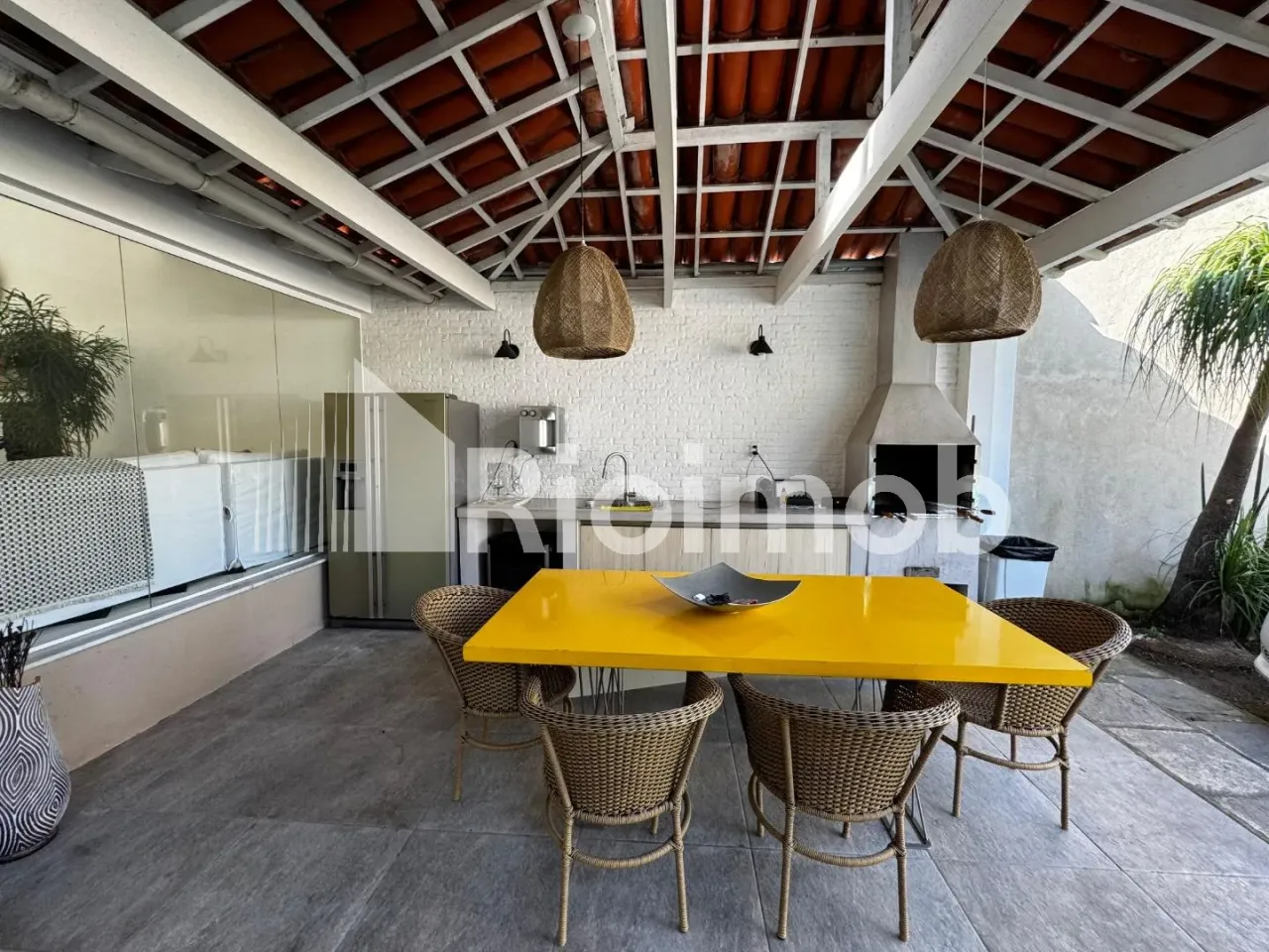 Furnished house with 4 bedrooms and an open-plan kitchen — photo 2