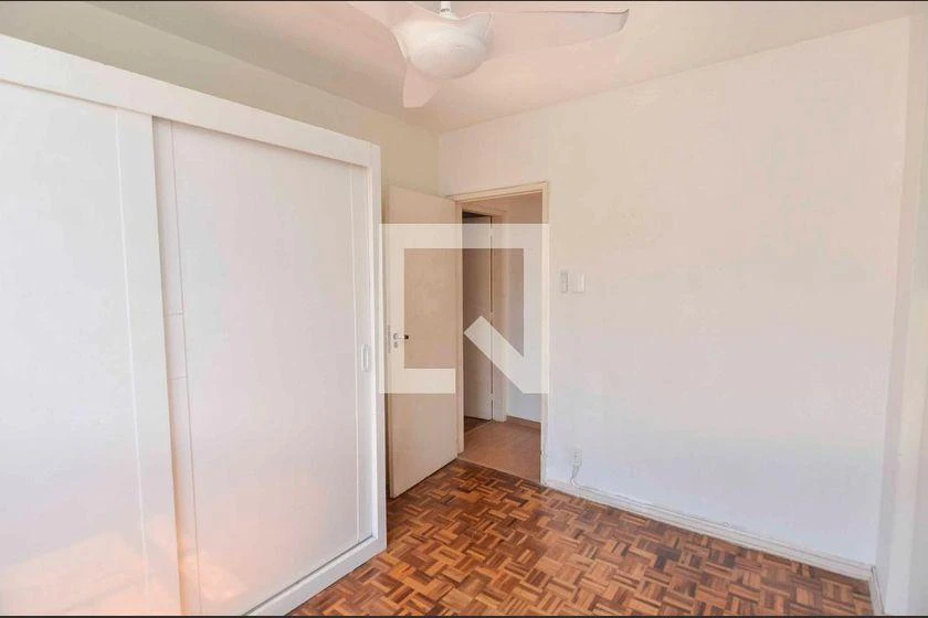 Departamento de 2 dormitorios con piso de madera o laminado — photo 9
