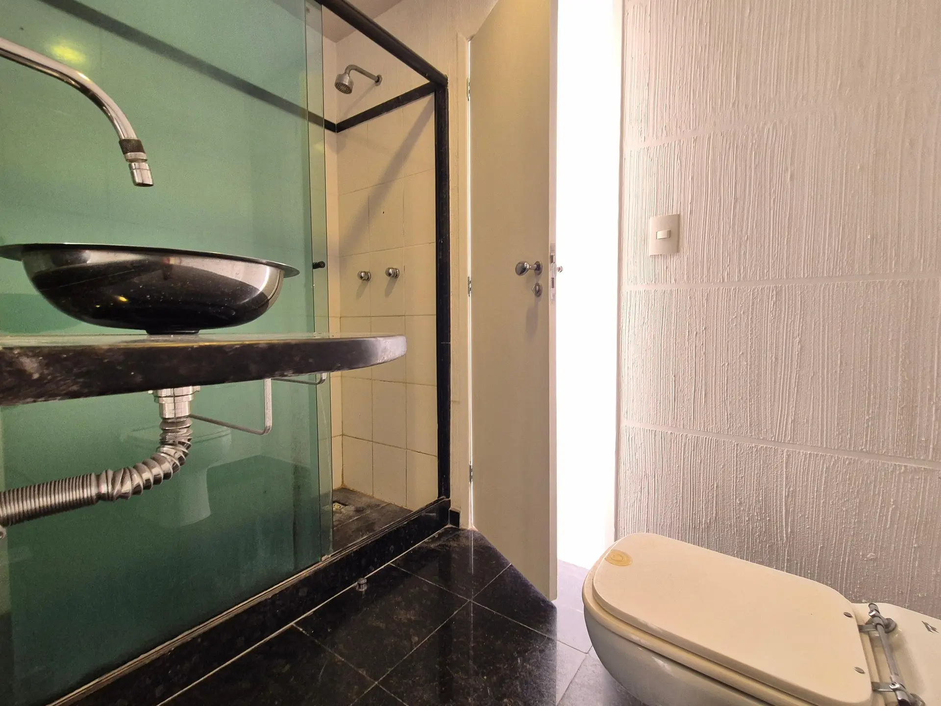 Rental apartment with 2 bedrooms and a balcony — photo 12