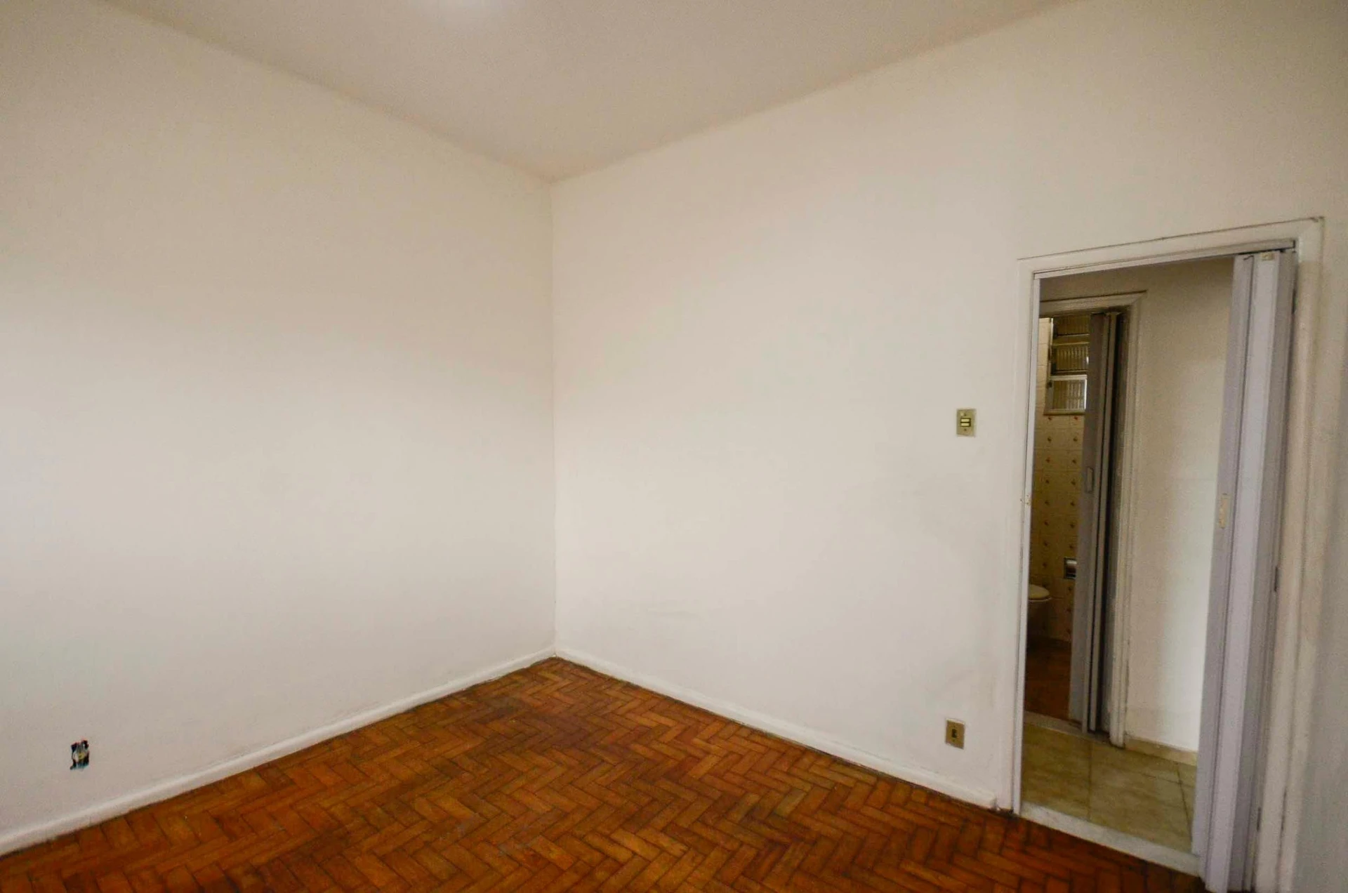 Rental apartment with 2 bedrooms and a balcony — photo 31