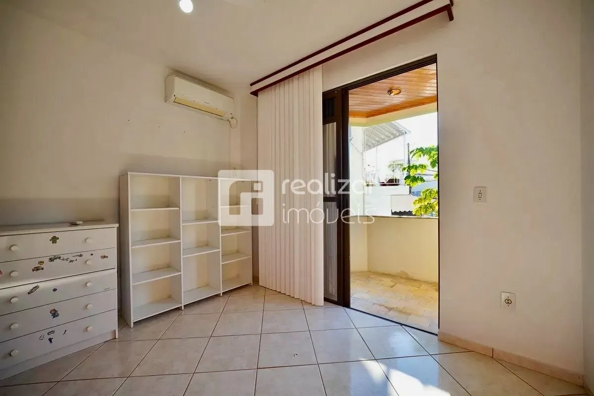 Apartamento de 3 dormitorios con balcón y 100 m² — photo 23