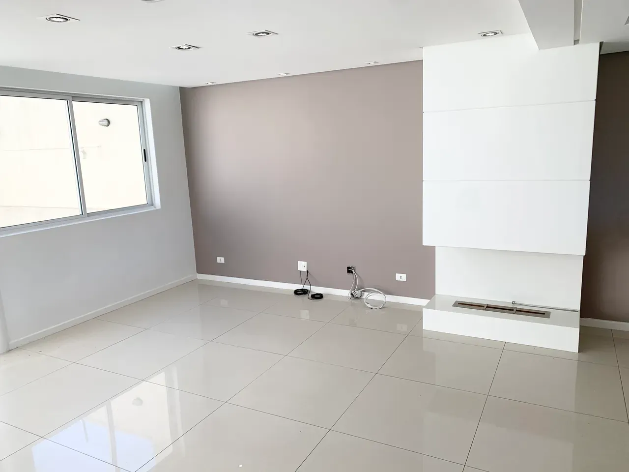 Unfurnished house with open-plan gas kitchen — photo 15