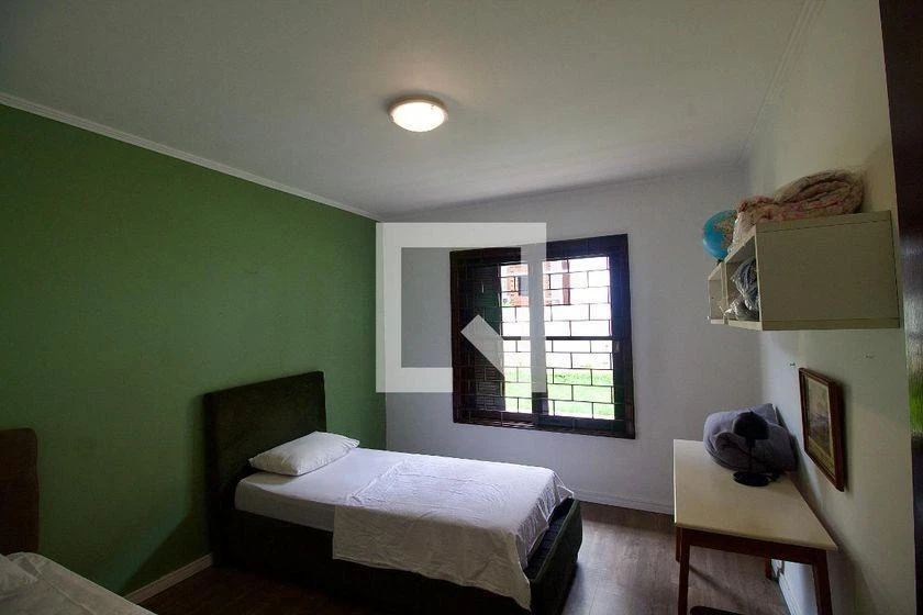 5-bedroom house with a home office — photo 13