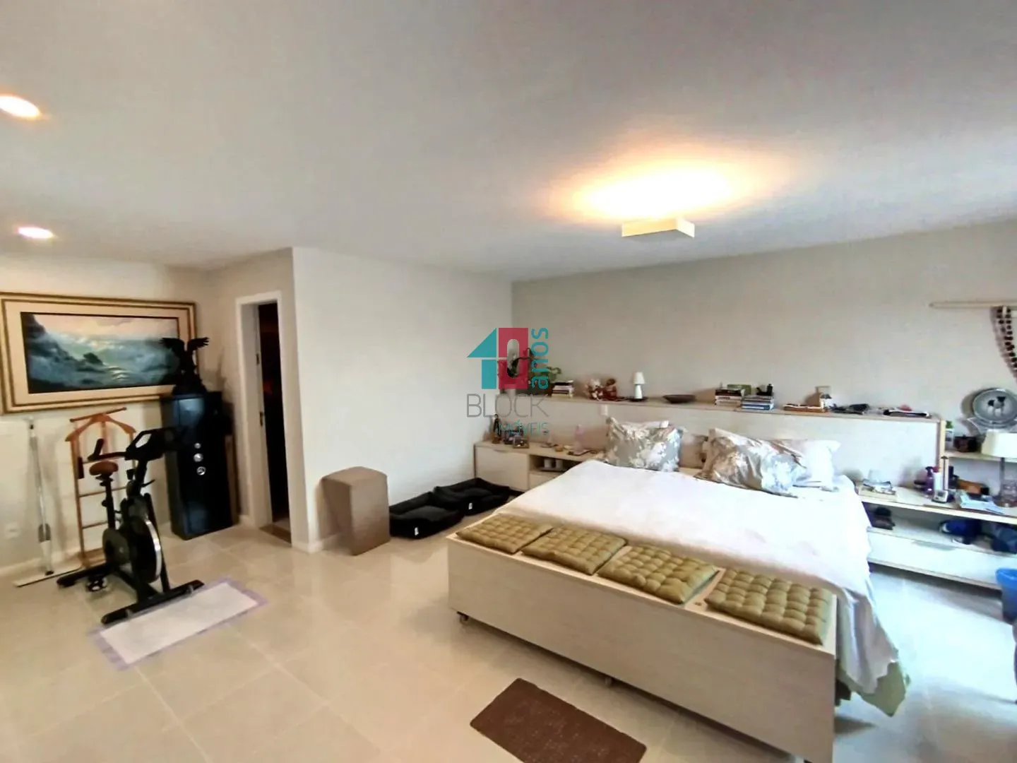 Furnished 361 m² apartment with 4 en-suite bedrooms — photo 39