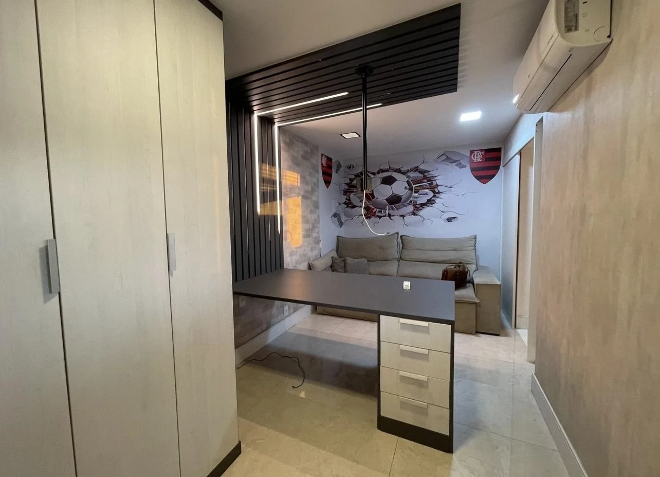Floor-to-ceiling windows in a 3-bedroom apartment, 140 m² — photo 20