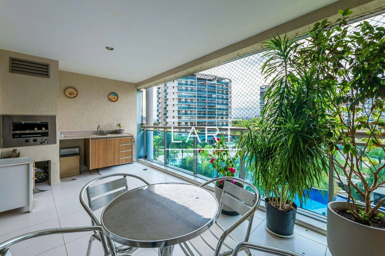 4-bedroom apartment with gas open-plan kitchen and 233 m² — photo 6