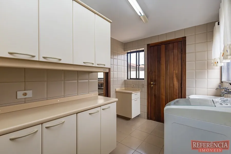 Condo house with 3 bedrooms and a closed kitchen — photo 33