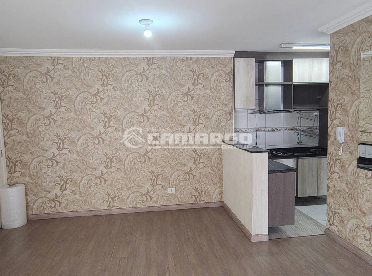Wood or laminate floors in a 3-bedroom apartment, 56 m²