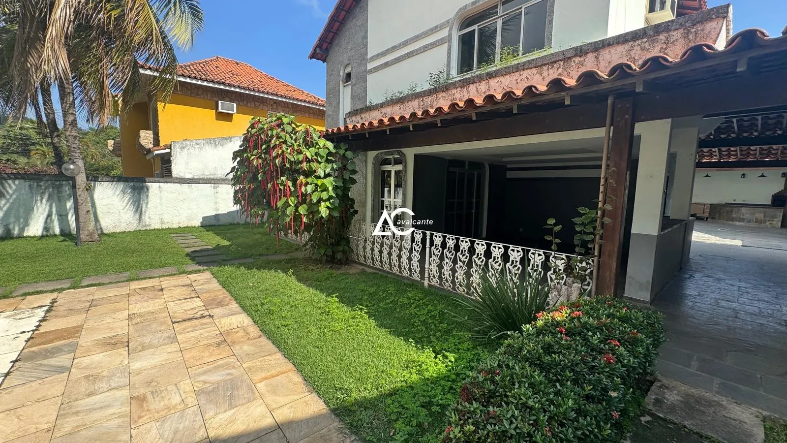 Furnished duplex house with 4 bedrooms and 600 m² — photo 45