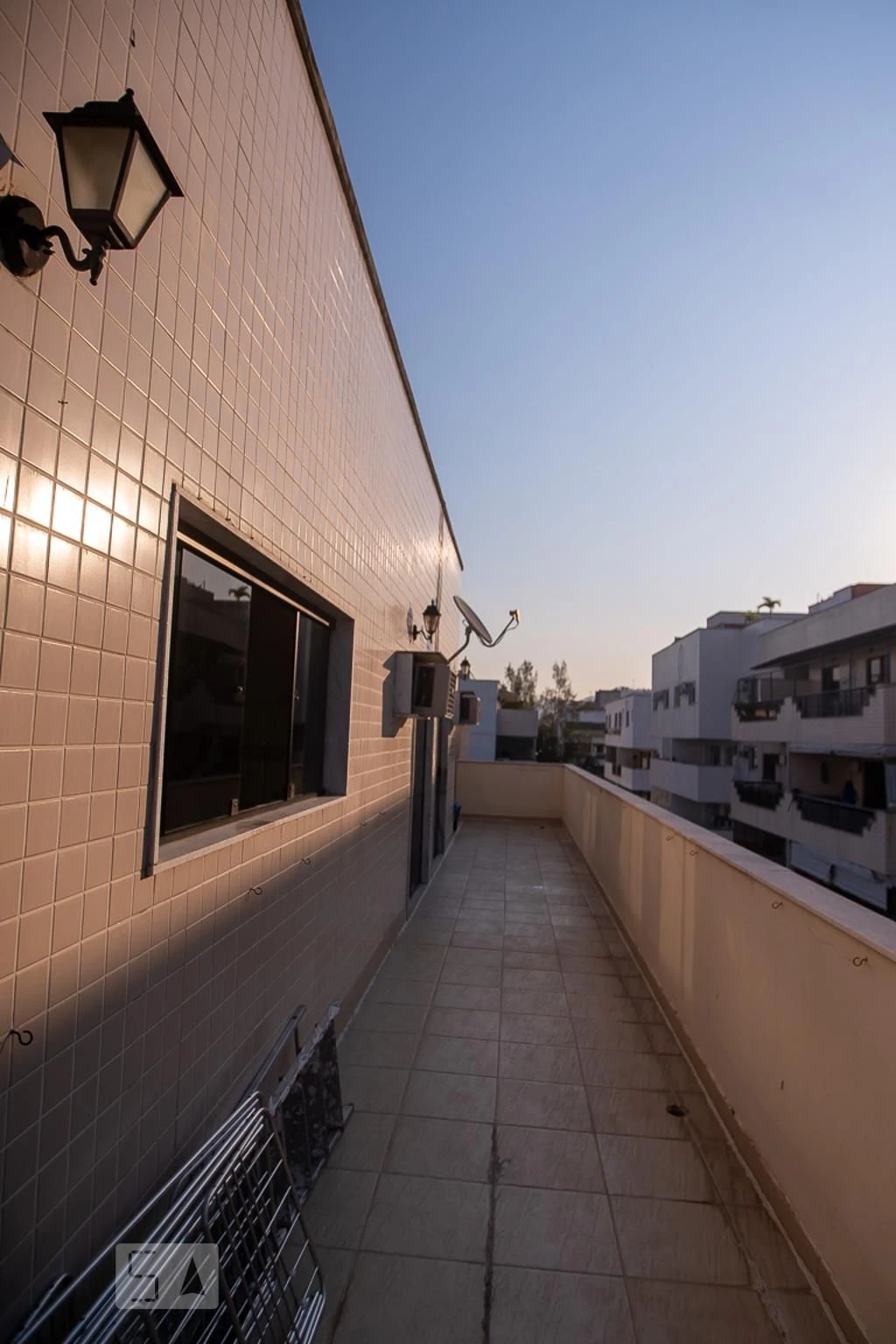 Furnished 3-bedroom apartment with private BBQ — photo 13