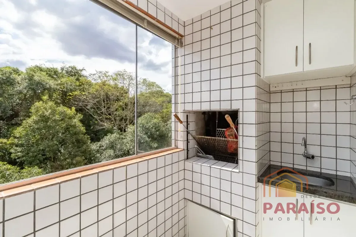 Balcony with a grill in a 2-bedroom apartment, 90 m² — photo 20
