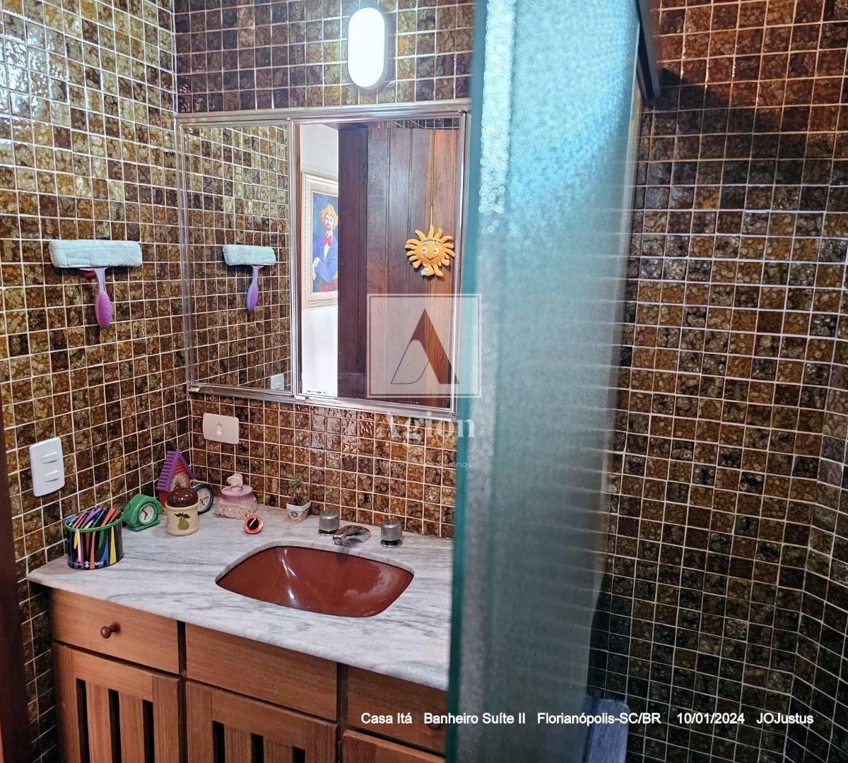 Vista al agua y 3 dormitorios: casa de 405 m² — photo 40