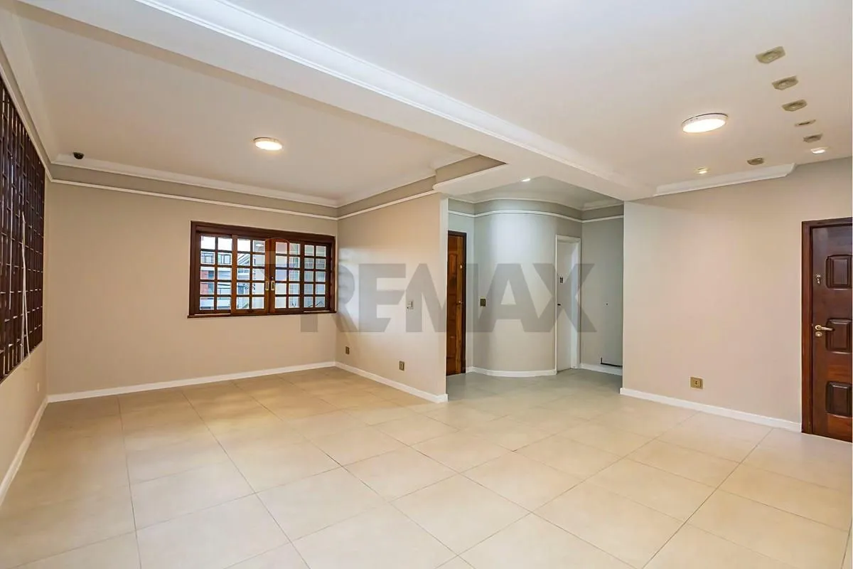 Casa de 303 m² com 4 quartos e churrasqueira privativa — photo 6
