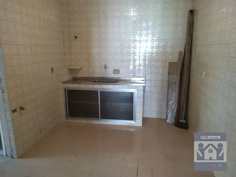 Apartment on the 6th floor with a glass-enclosed balcony — photo 2