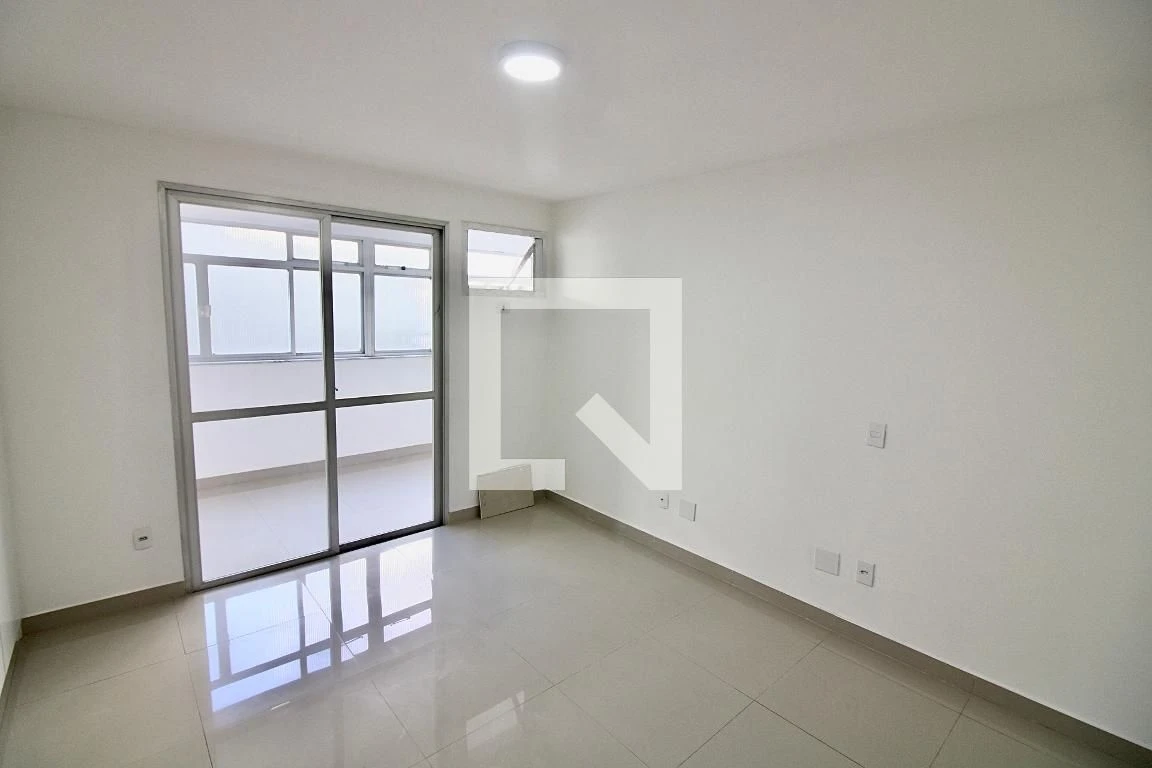 3-bedroom apartment, 1 with its own bathroom, 200 m² — photo 25