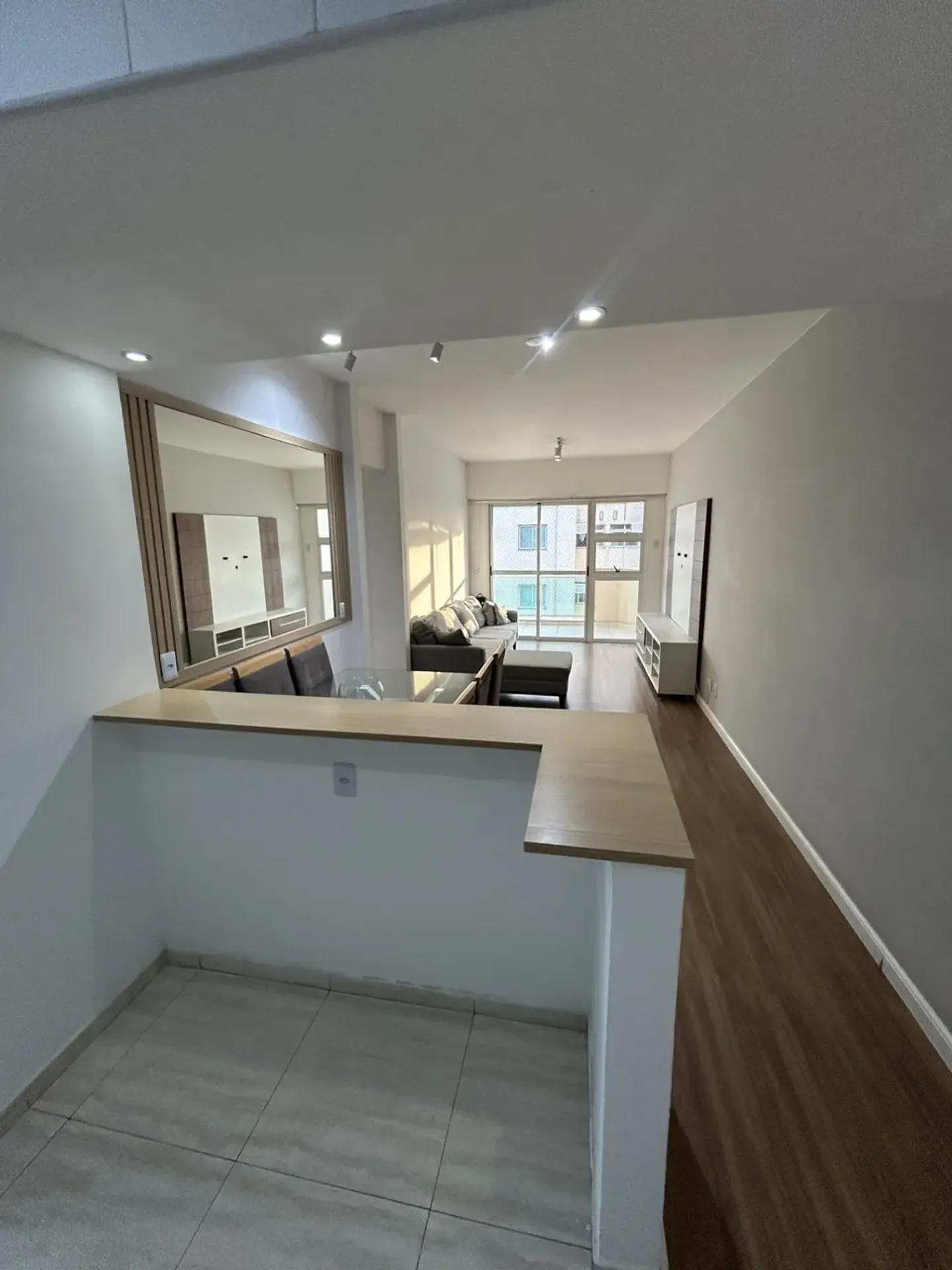 Apartment on the 8th floor with floor-to-ceiling windows — photo 5