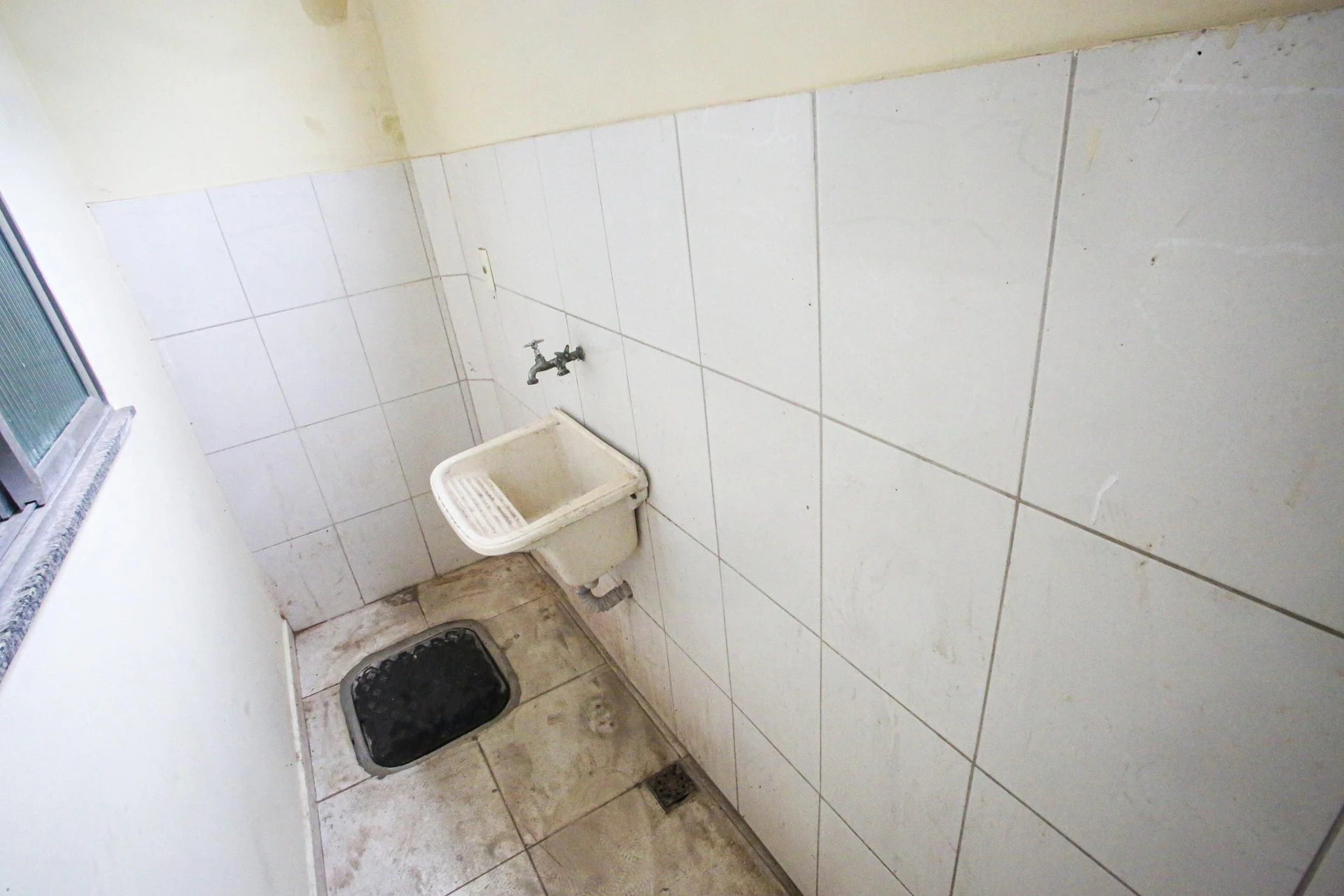 House with 2 bedrooms and 1 bathroom, no parking — photo 10