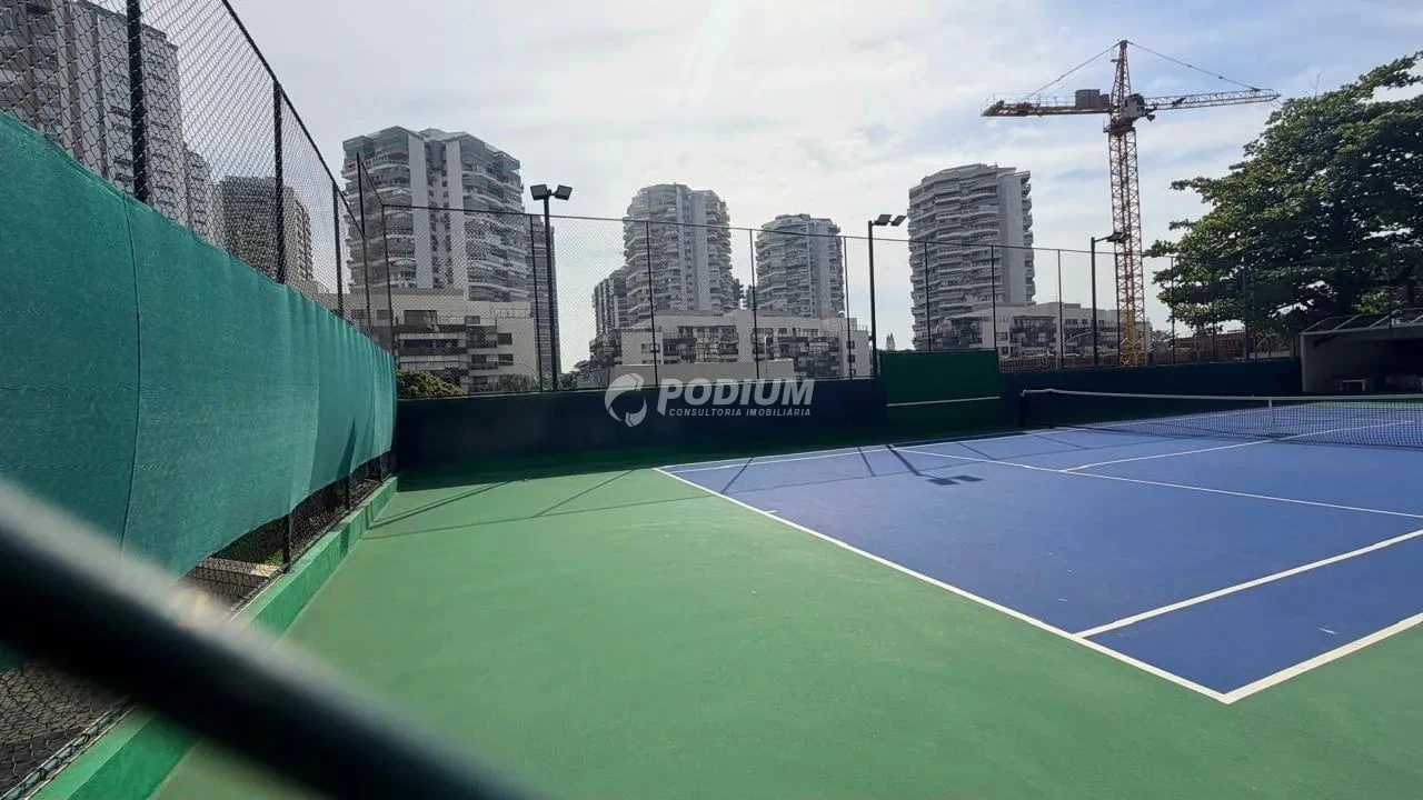 Квартира 140 м² с застеклённым балконом и видом на воду — photo 13