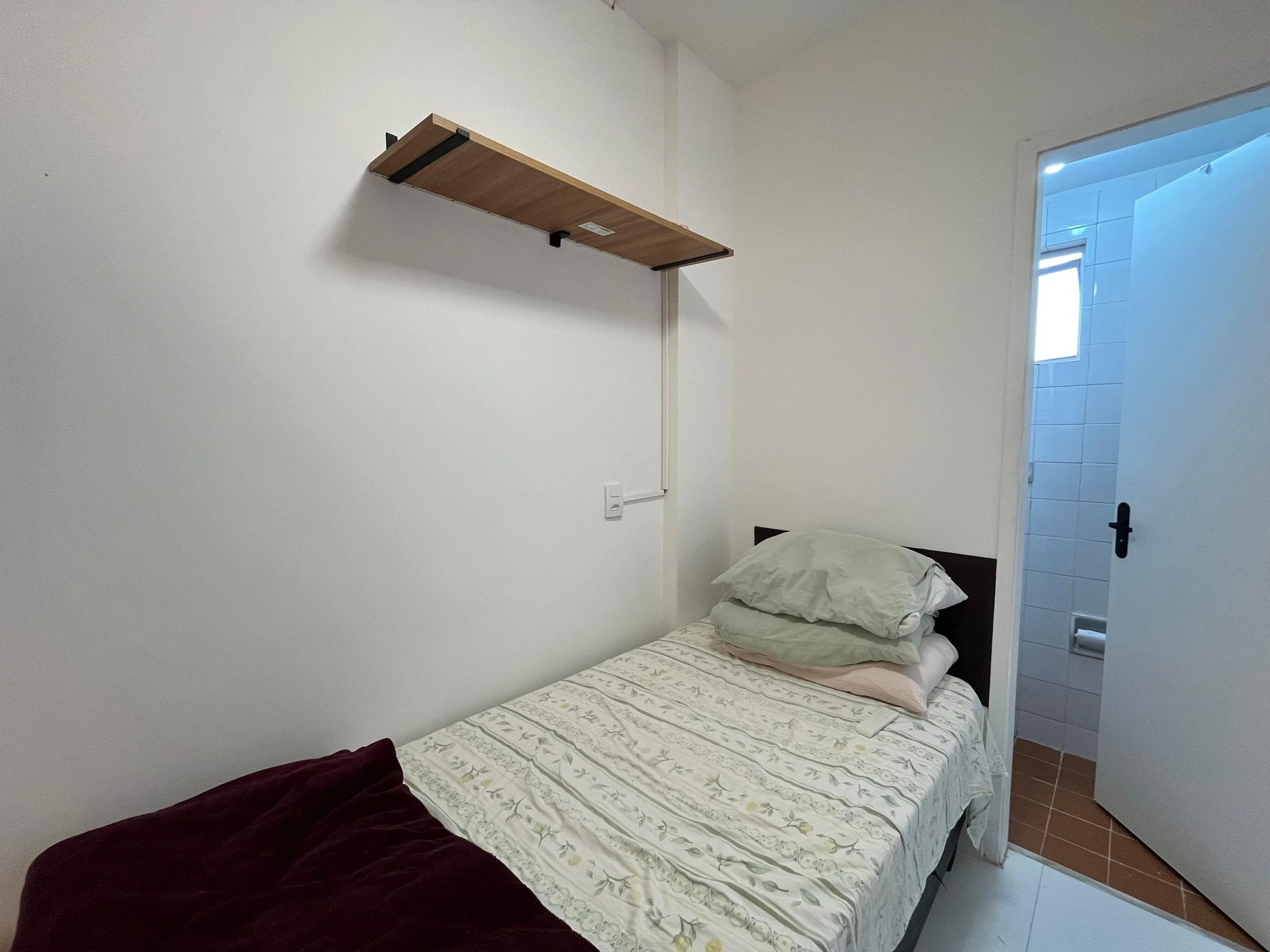 Floor-to-ceiling windows in a one-bedroom apartment, 70 m² — photo 22