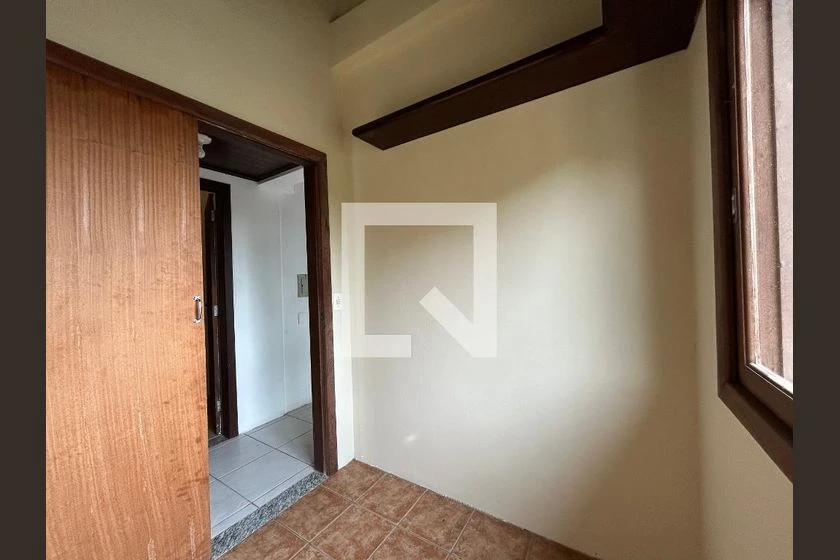 House with 5 bedrooms and a private garden — photo 11