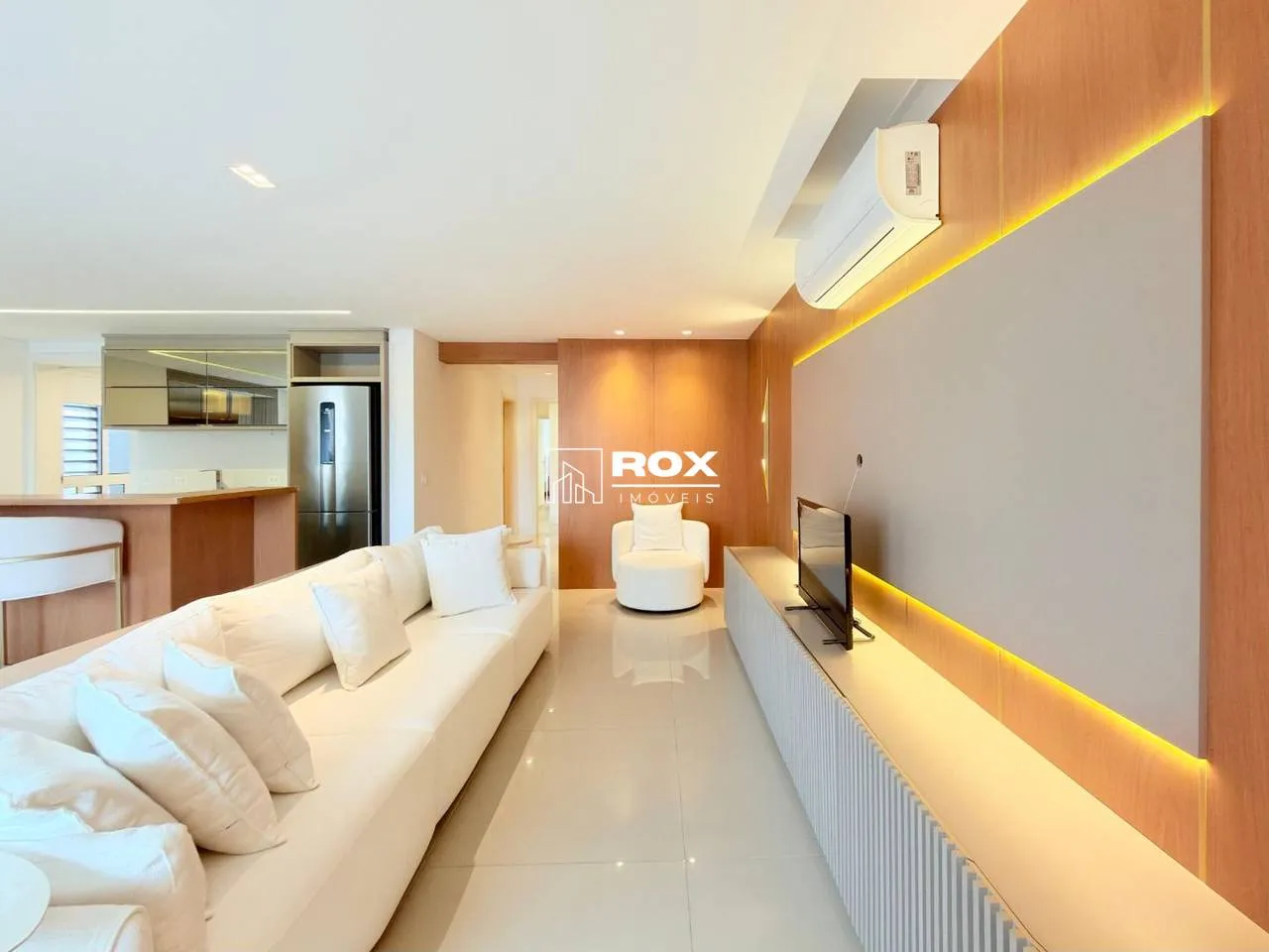 3-bedroom apartment with a jacuzzi in Curitiba — photo 26