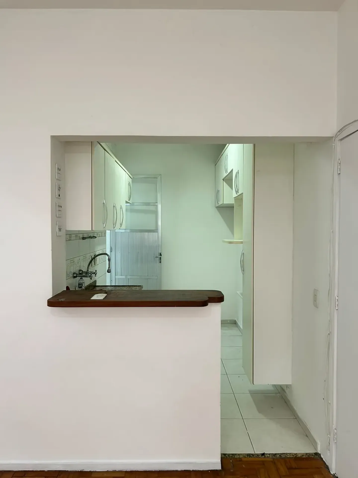 2-bedroom apartment with a walk-in closet