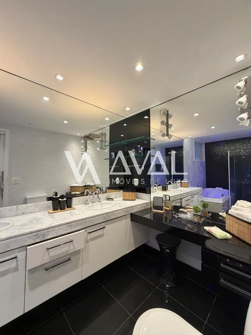 300 m² apartment with 4 suites and 3 parking spaces — photo 21