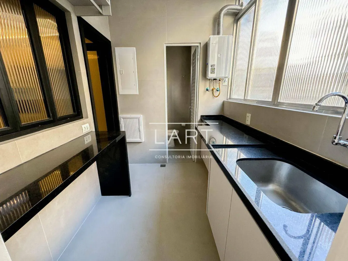 Панорамні вікна та 3 спальні: квартира 150 м² — photo 15