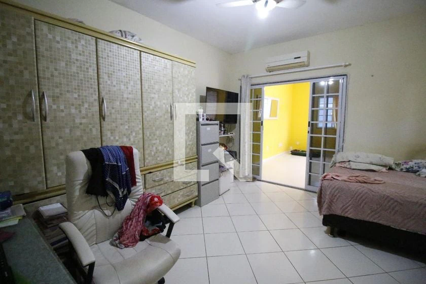 Apartamento de 260 m² com banheira e espaço de home office — photo 12