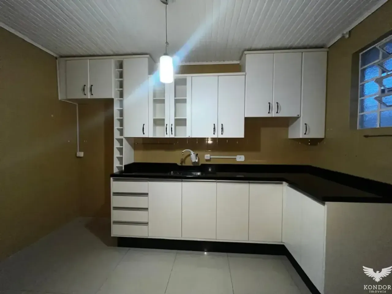 Single-level house with 220 m², 3 bedrooms and BBQ — photo 18
