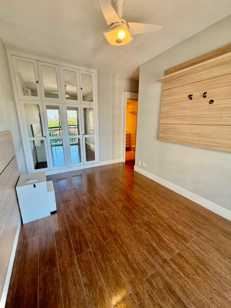 Furnished apartment with 3 bedrooms and 2 bathrooms — photo 15