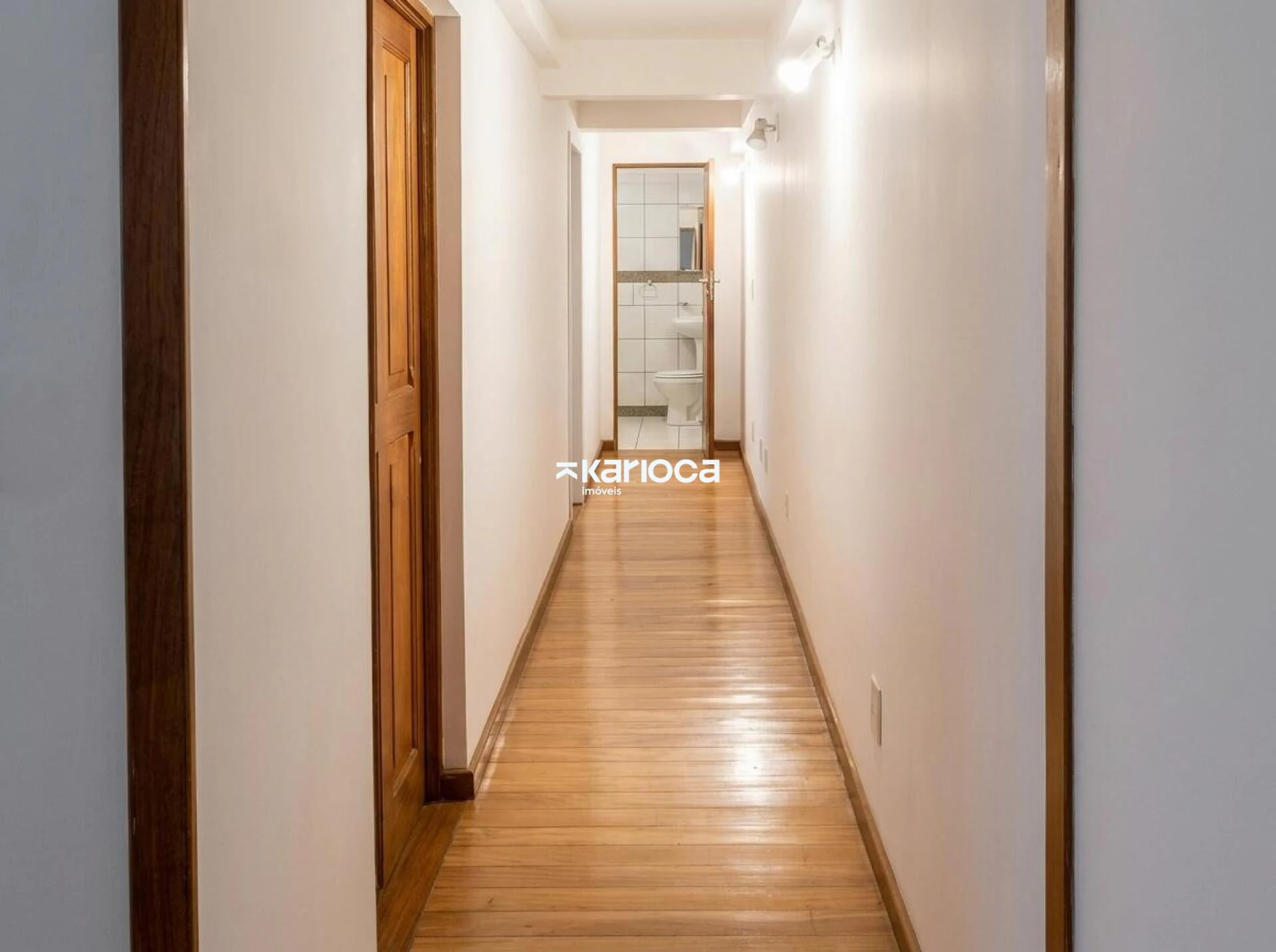 4-bedroom apartment with a washing machine — photo 15