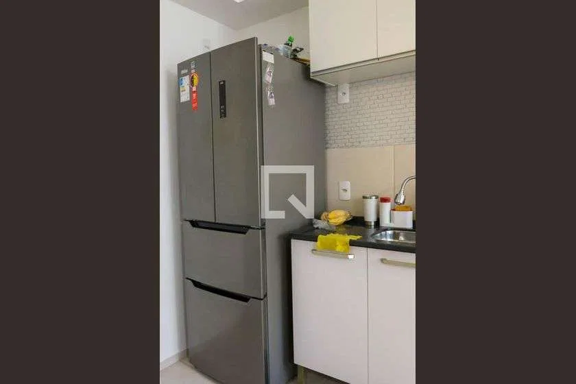 1-bedroom furnished apartment with built-in closets — photo 4