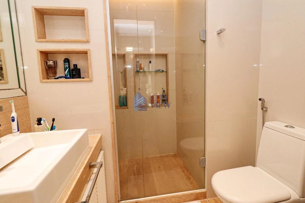 Dishwasher in a 4-bedroom apartment, 280 m² — photo 25
