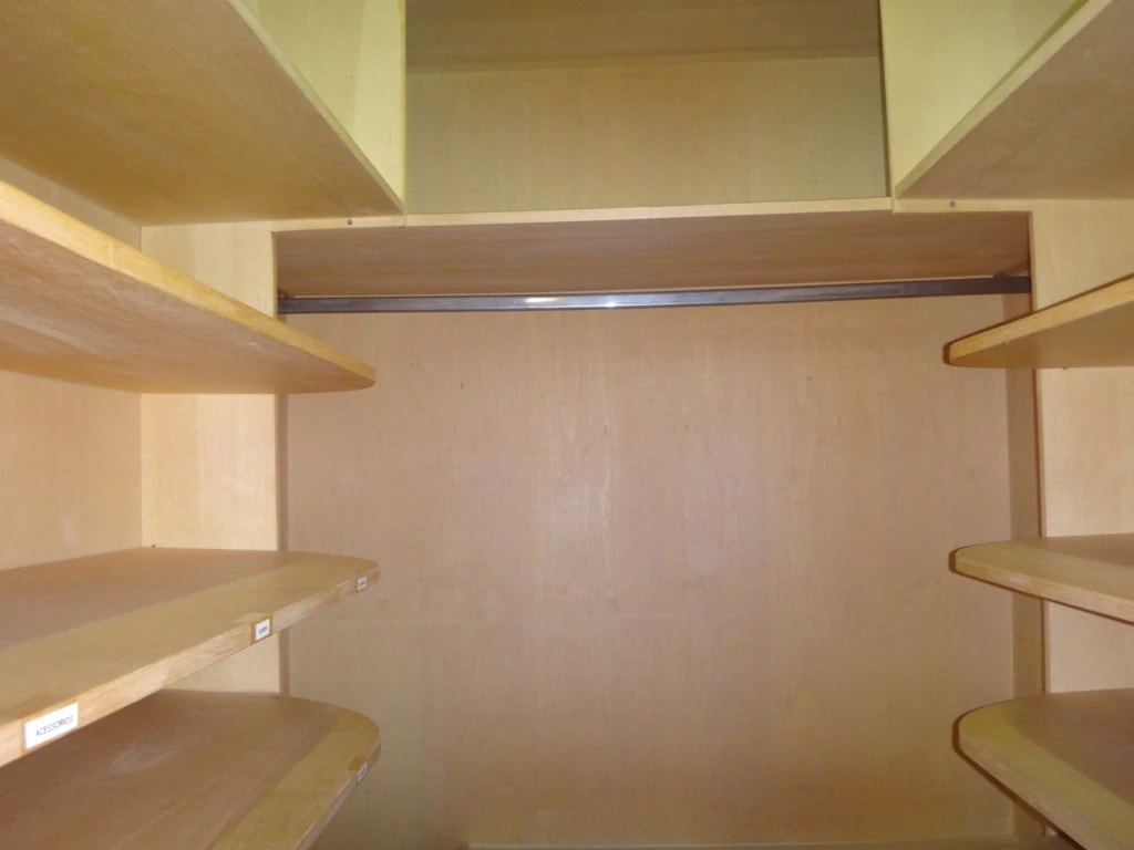 2-bedroom apartment with a walk-in closet — photo 7