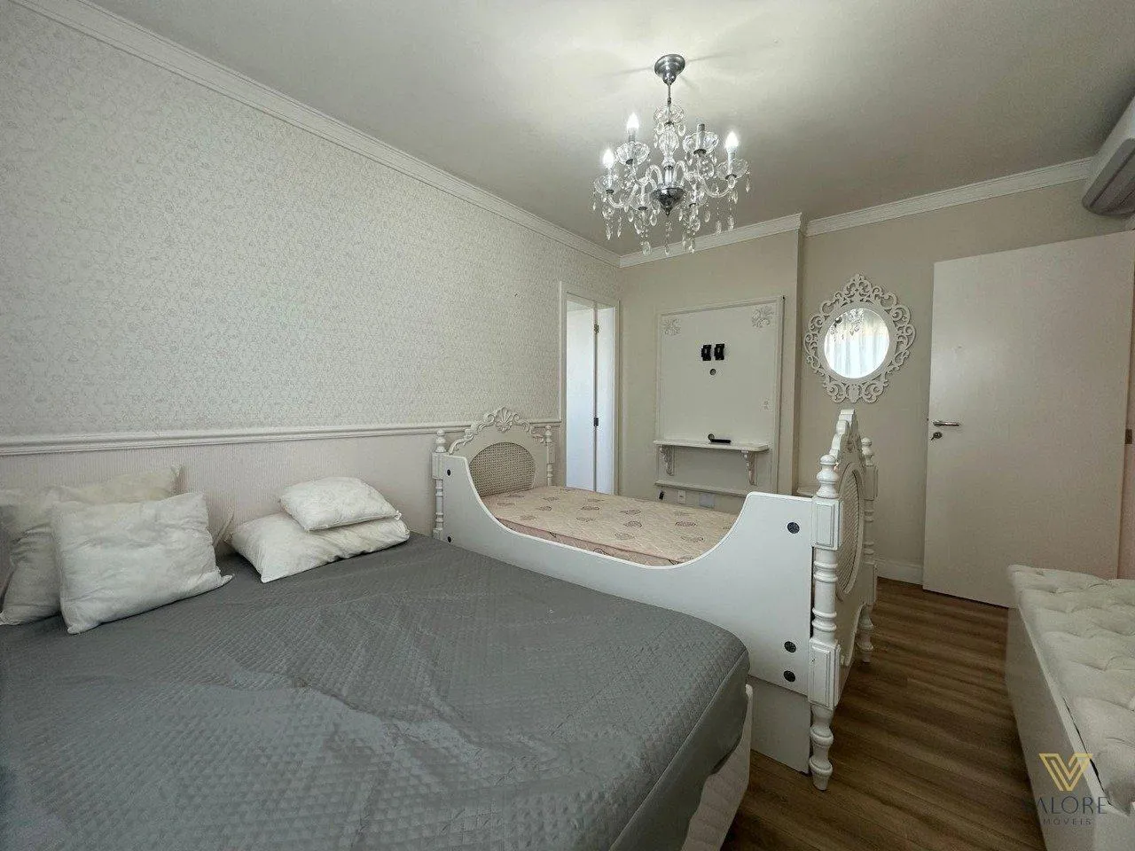 Walk-in closet in a 3-bedroom apartment, 227 m² — photo 29