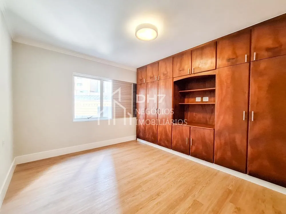 4-bedroom apartment, 2 with their own bathrooms, 199 m² — photo 6