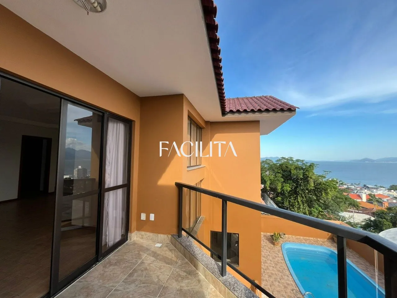 Furnished 456 m² house with 3 en-suite bedrooms and pool — photo 29