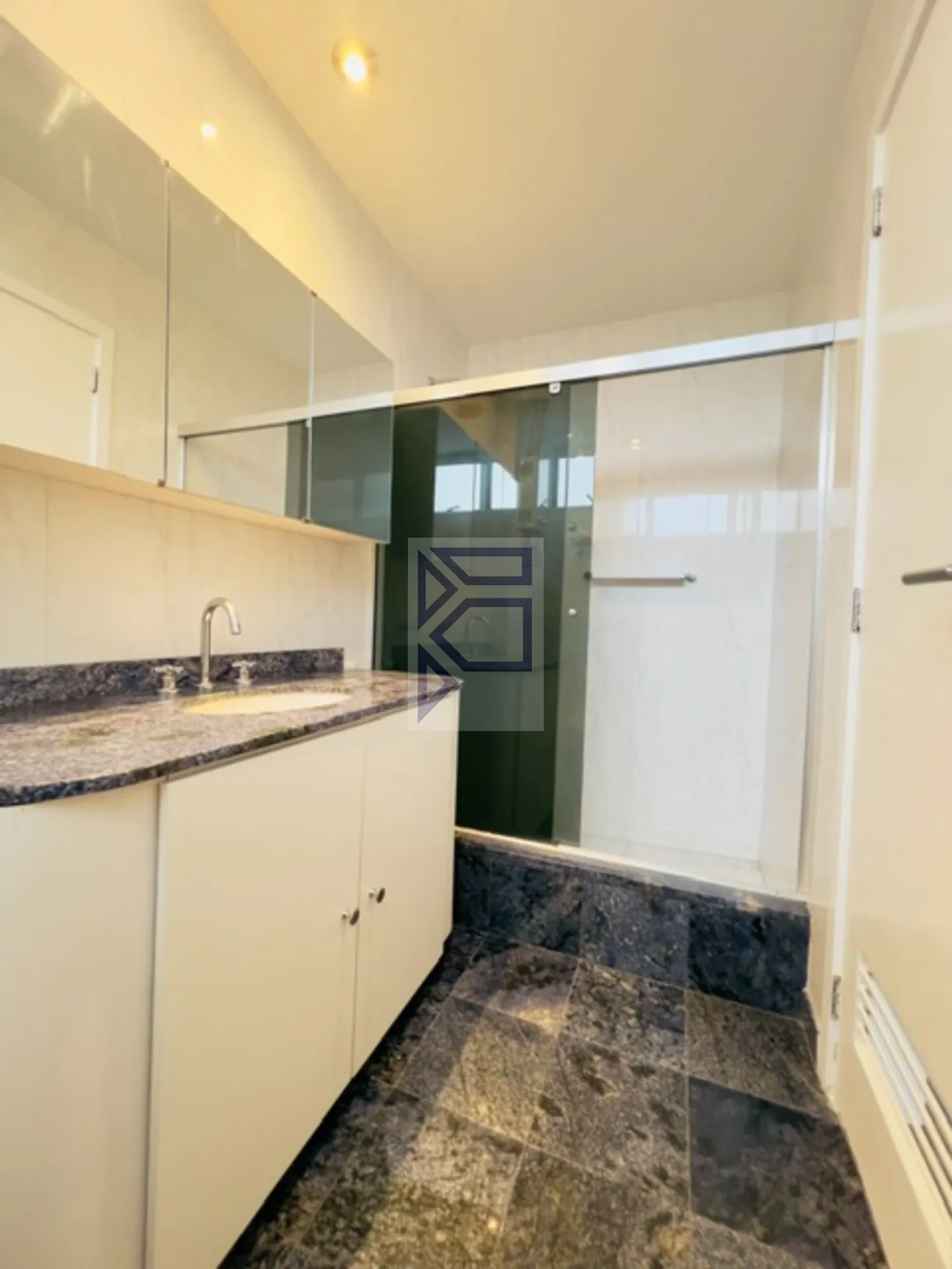 Apartamento de 227 m² com 4 quartos e 3 vagas — photo 24