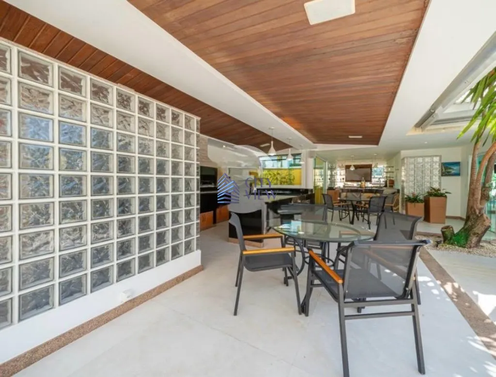 House with 5 bedrooms, 5 bathrooms and 5 parking, 1000 m² — photo 33