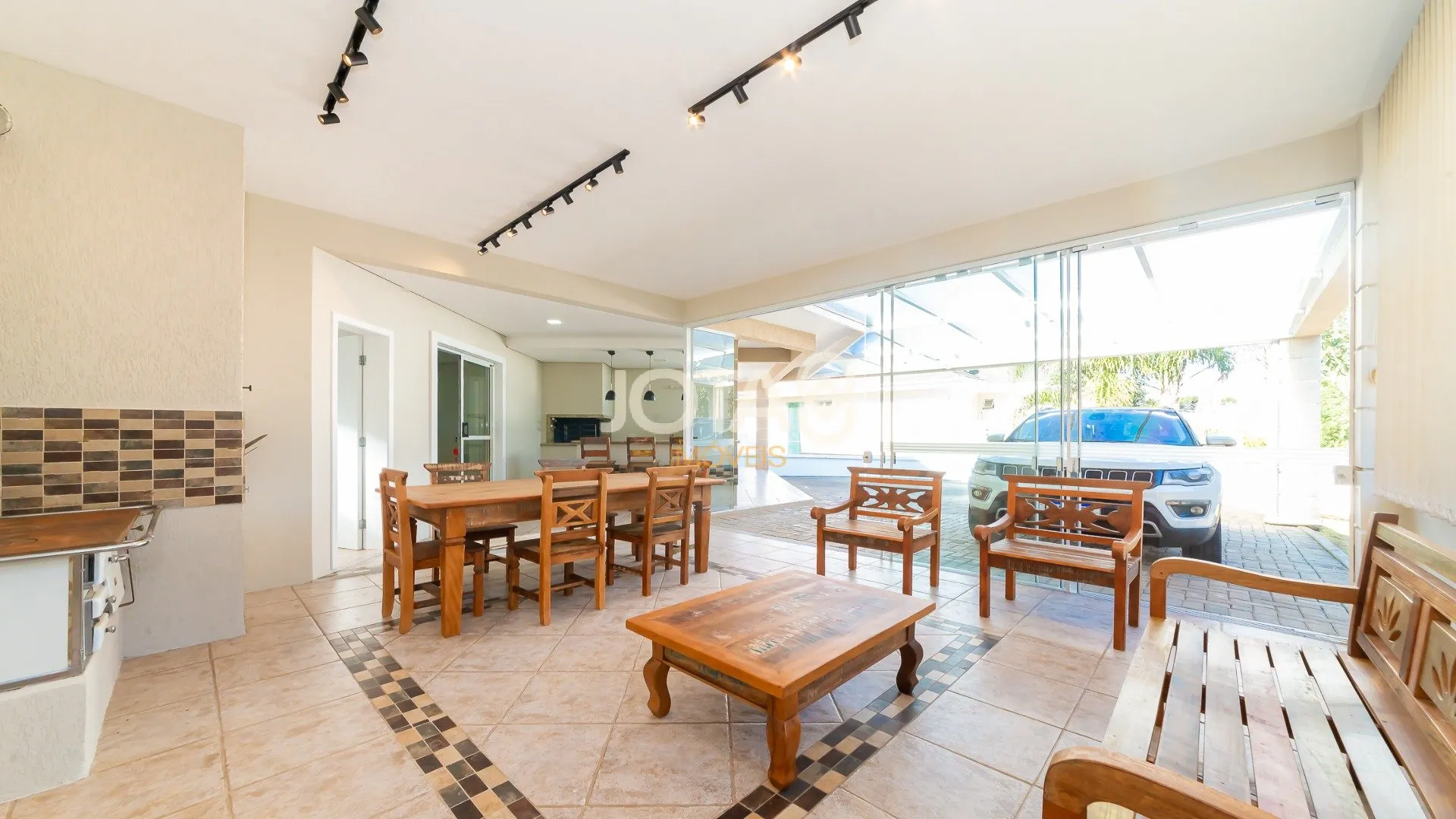 House with 3 bedrooms, 345 m² and 6 parking spaces — photo 22